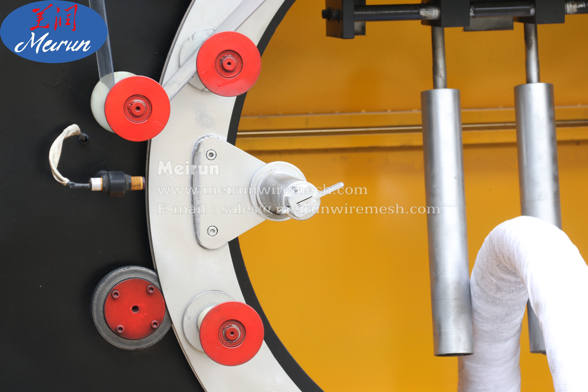 Razor Barbed Wire Fence Wrapping Making Machine 