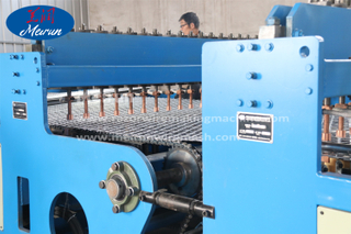 Security Used Razor Barbed Wire Galvanized Welding Fence Mesh Machine 