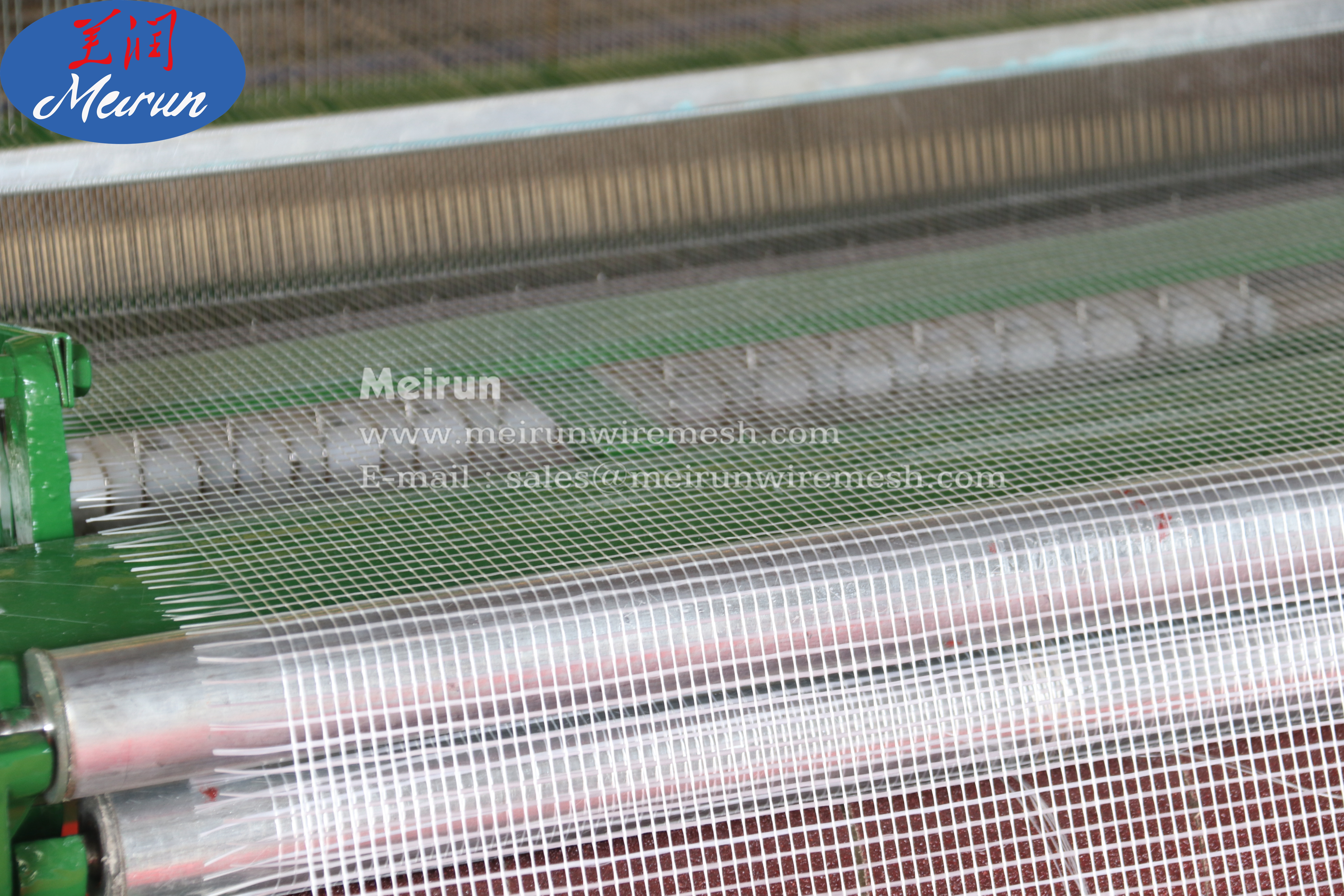 Hot Selling Fiberglass Wire Mesh Weave Making Machine 