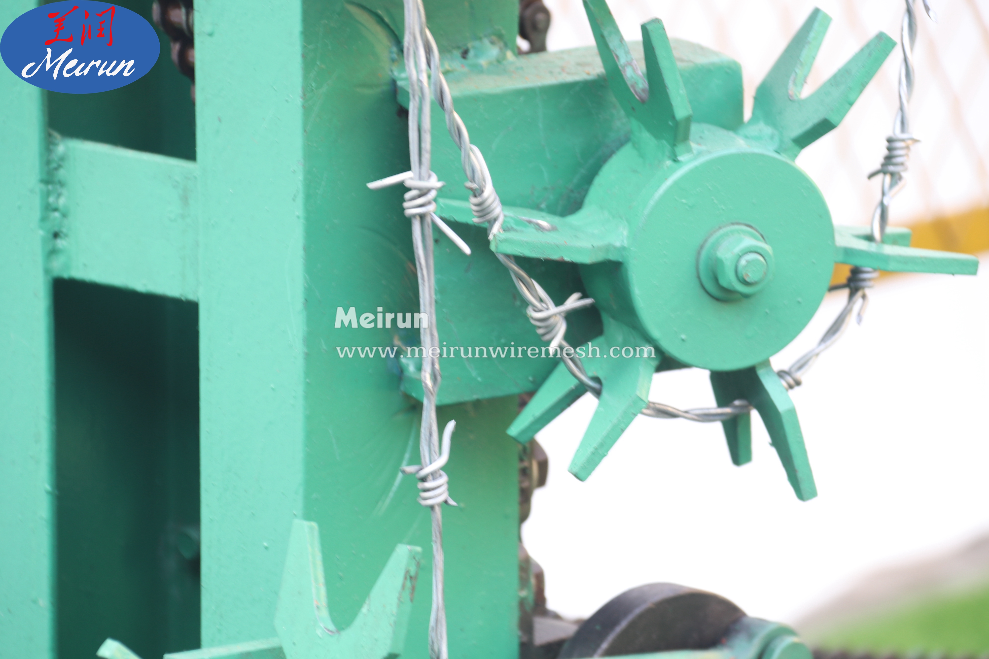 Best Quality Barbed Wire Fencing Machine Manufacture