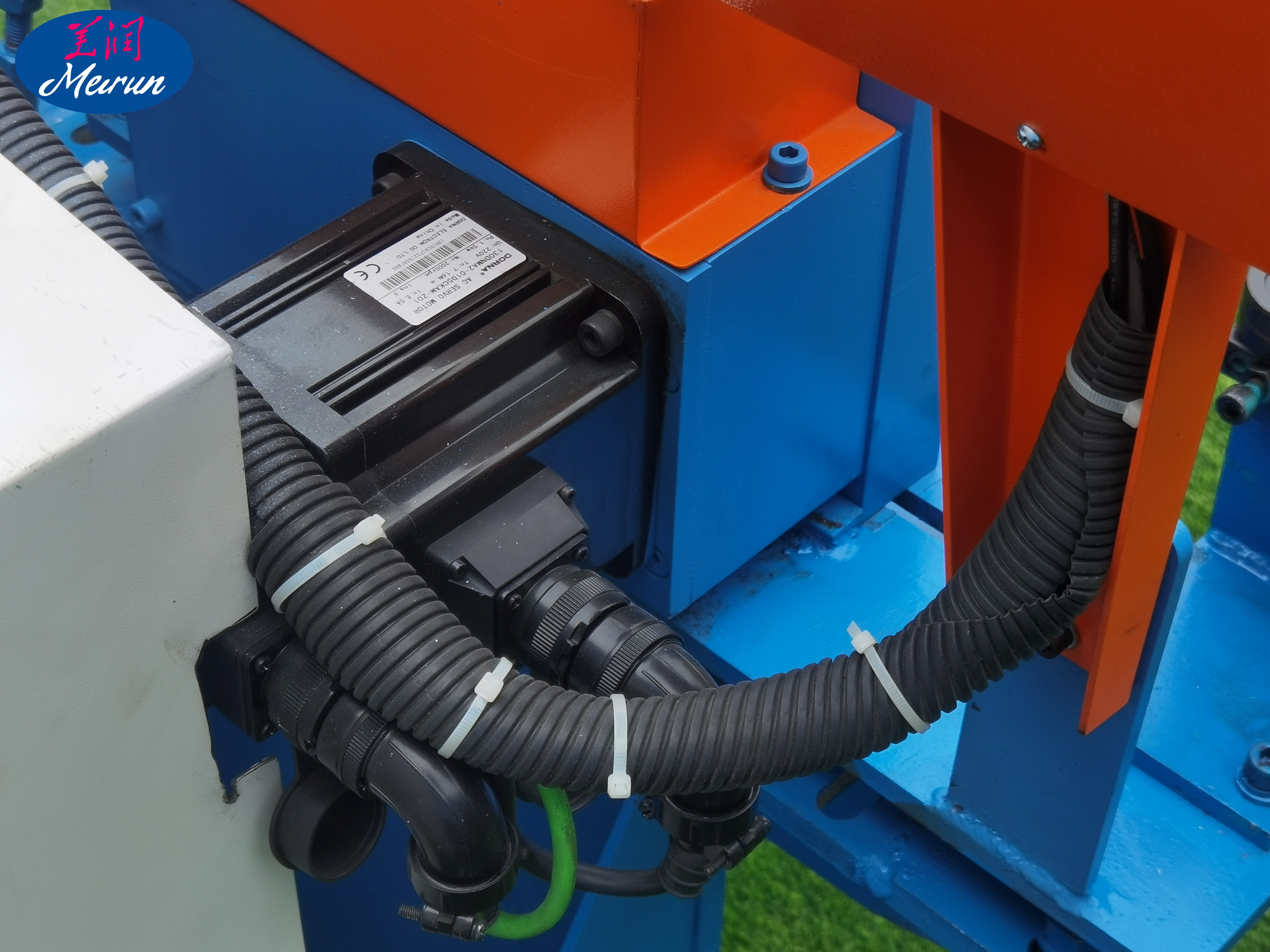 Automatic PVC Coated Wire Laundry Hanger Forming Machine-High Speed Model