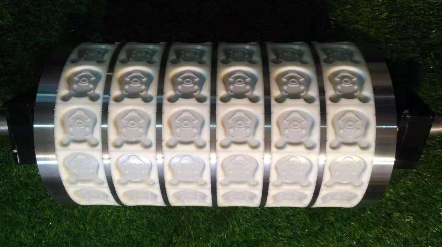 biscuit forming mold 12