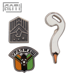 Cartoon Lapel Pin Enamel Goose Pattern
