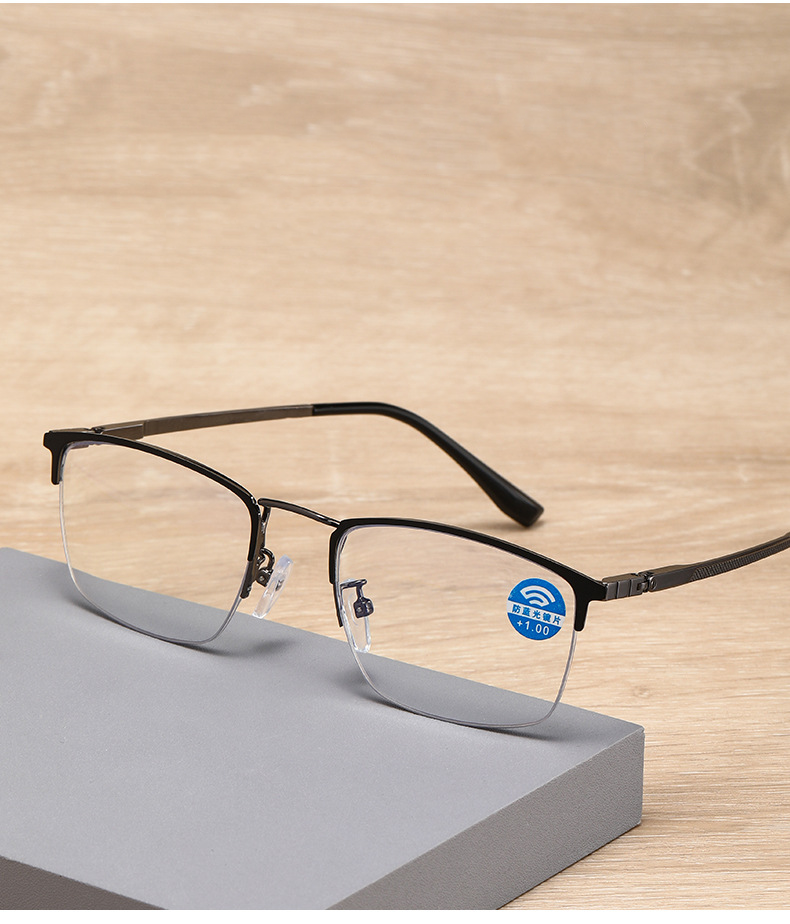 Photochromic automatic zoom progressive multi-focal dual-purpose 360-degree temple reading glasses for men