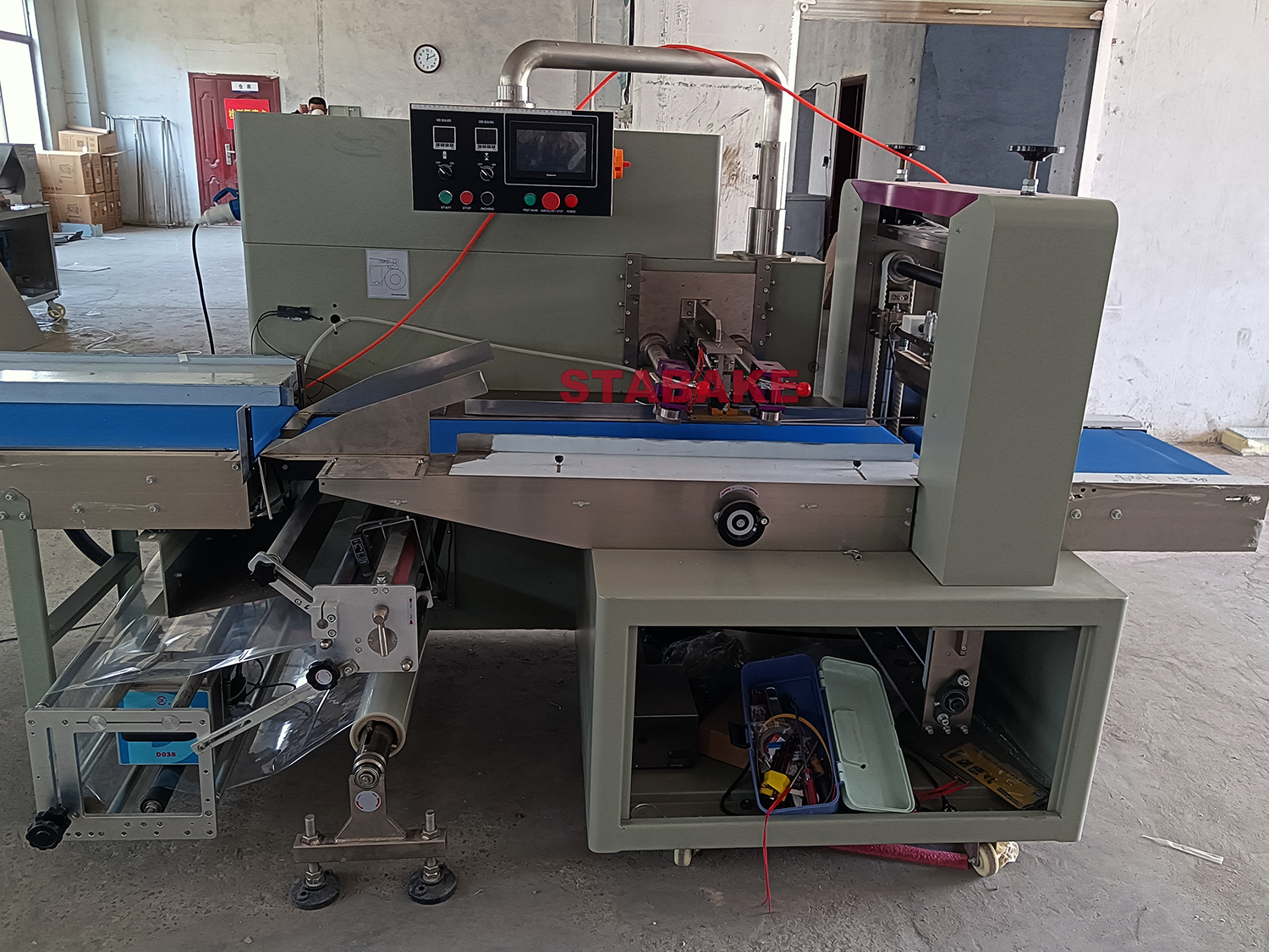 Automatic tortilla packing machine
