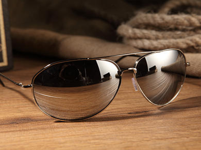 Creating A Monochromatic Look With Your Glasses