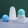Rouleau en plastique vide sur des bouteilles de déodorant 50 ml