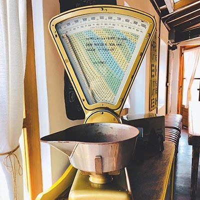 51.weighing instruments.jpg