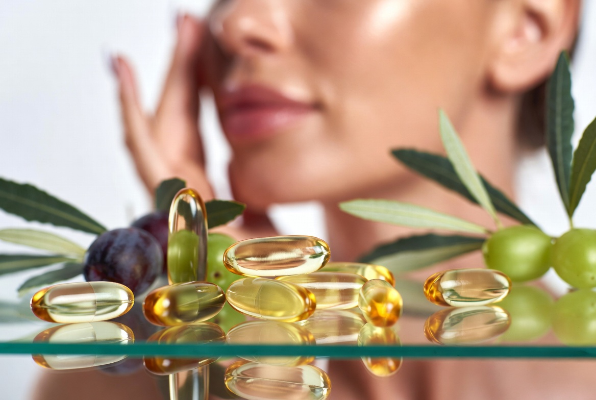 Hydroxytyrosol vs. Resveratrol (Standard): Superior Bioavailability for Oral Beauty-from-Within Longevity Supplements