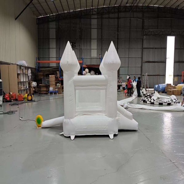 وايت-ترتد-منزل-نفخ-الشريحة-السرد-ملعب-داخلي-المورد-6