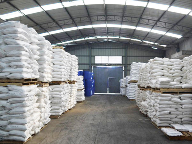 Armaz&eacute;m para fornecimento de produtos qu&iacute;micos industriais ensacados a granel