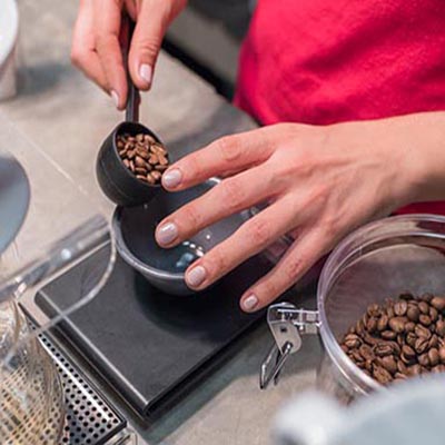 What is a qualified food scale?