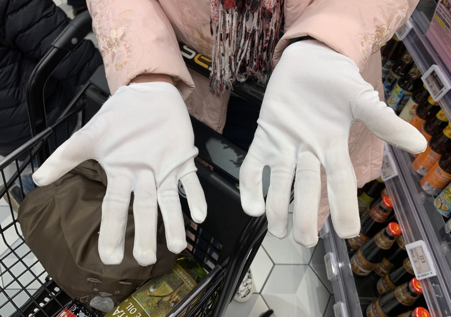 Gloves won't prevent you from catching the coronavirus