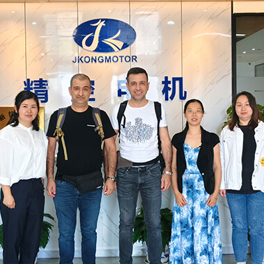 dod&aacute;vateľ krokov&yacute;ch motorov odm