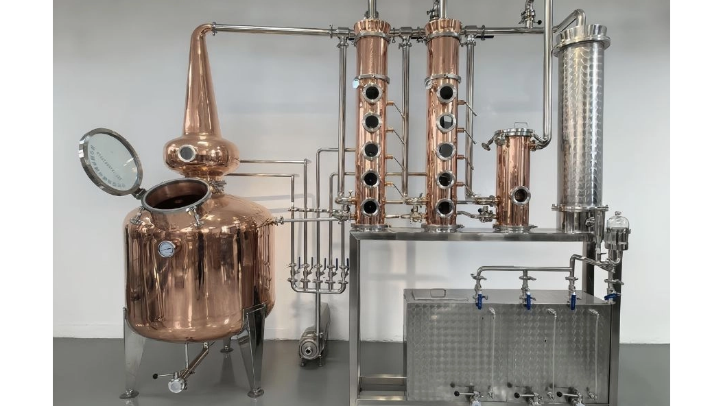 Copper Pot Still در مقابل Column Still: راهنمای انتخاب تجهیزات تقطیر