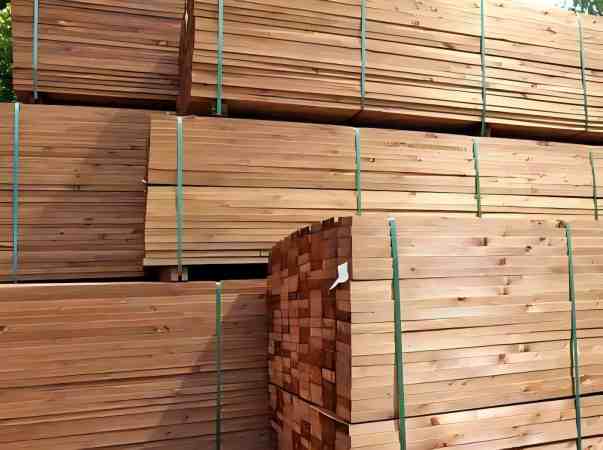 Cerclage PET certifi&eacute; AAR pour un regroupement s&eacute;curis&eacute; de bois d'œuvre et de bois