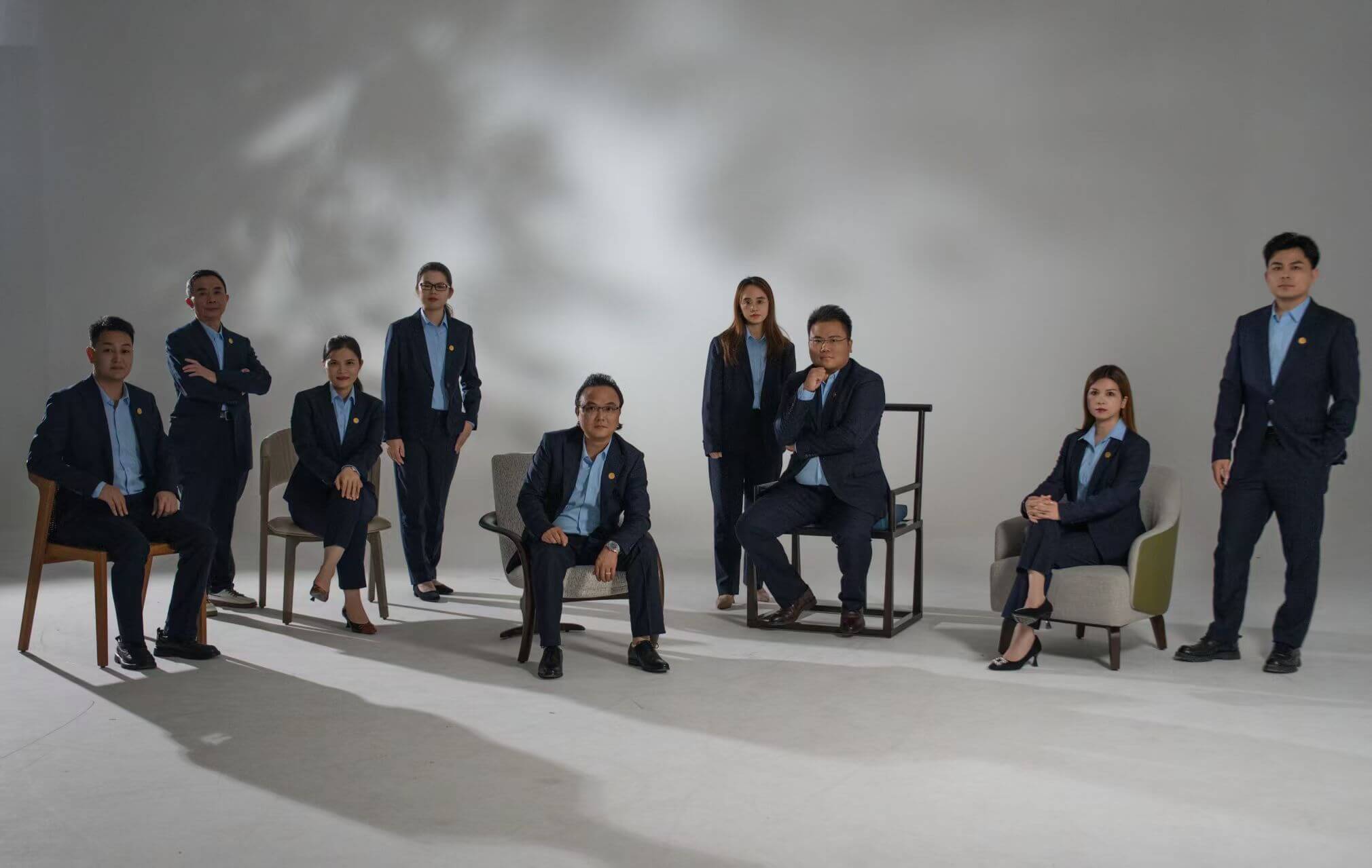 Professional_hotel_furniture_service_team.jpg