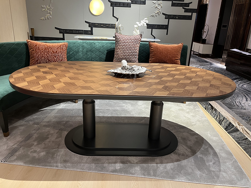 Geometrischer Couchtisch aus Holzfurnier und Parkett