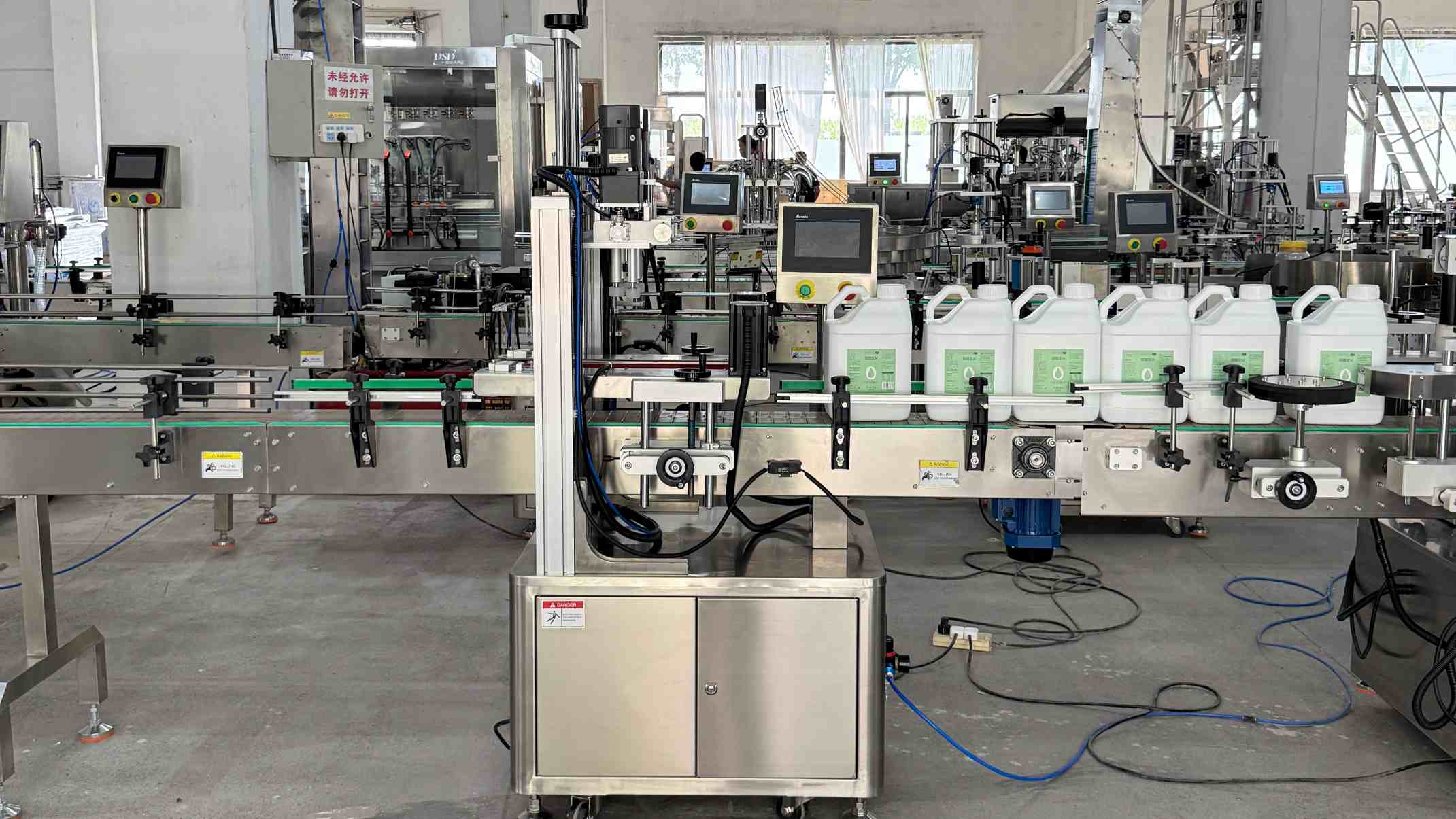 तरल पदार्थ और पेस्ट के लिए स्वचालित छह-हेड गियर पंप भरने की मशीन