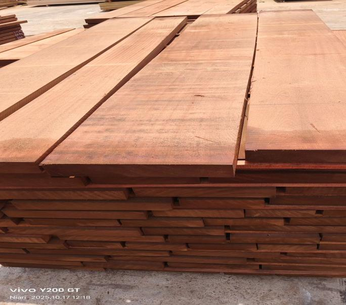Gỗ Ch&acirc;u Phi (11)