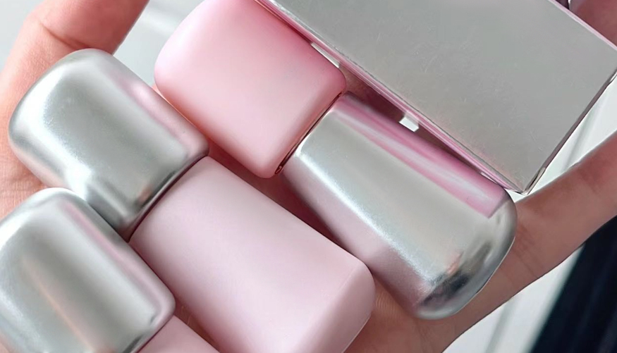 Pourquoi Les Bouteilles De Cosmétiques Galvanisées Nécessitent-elles Généralement Un MOQ Élevé?