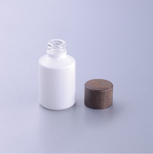 30ml 60ml Oblique Shoulder Coated White Glass Bottles with Screw Cap