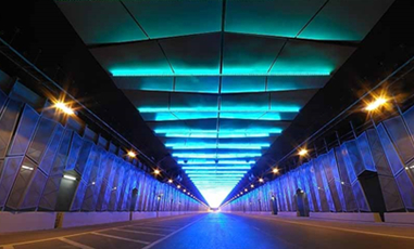 エネルギーの緊急救助性能—貯蔵および反射側壁—高速道路トンネル内の材料